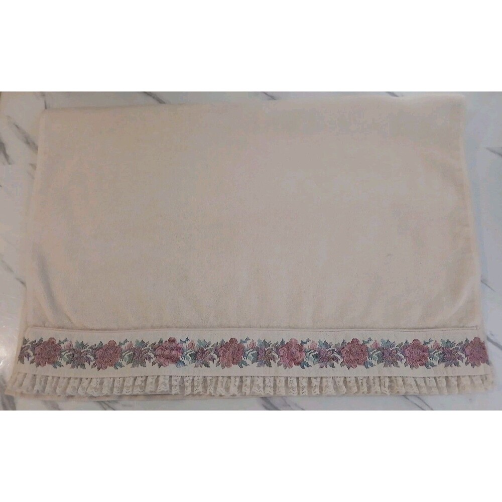 Vintage Ames Cream Floral Embroidered Lace Trimmed Bath Towel Romantic Cottage